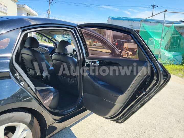 Hyundai Sonata 2010 — 60