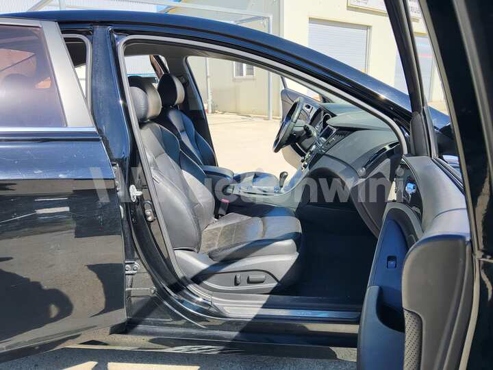 Hyundai Sonata 2010 — 63