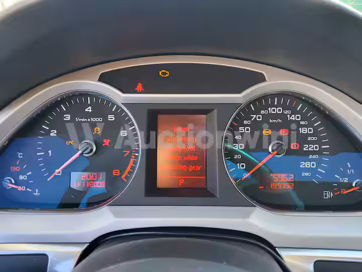 Audi A6 2010 — 37
