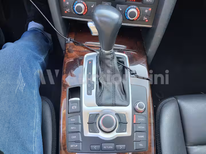 Audi A6 2010 — 41