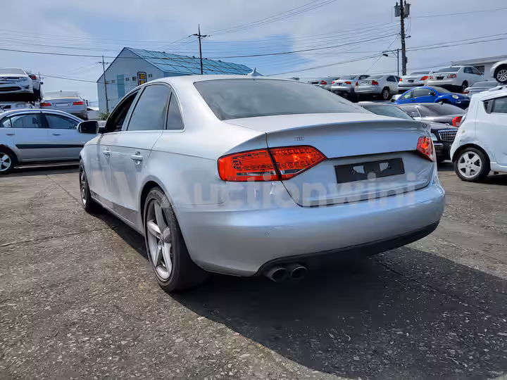 Audi A4 2010 — 4