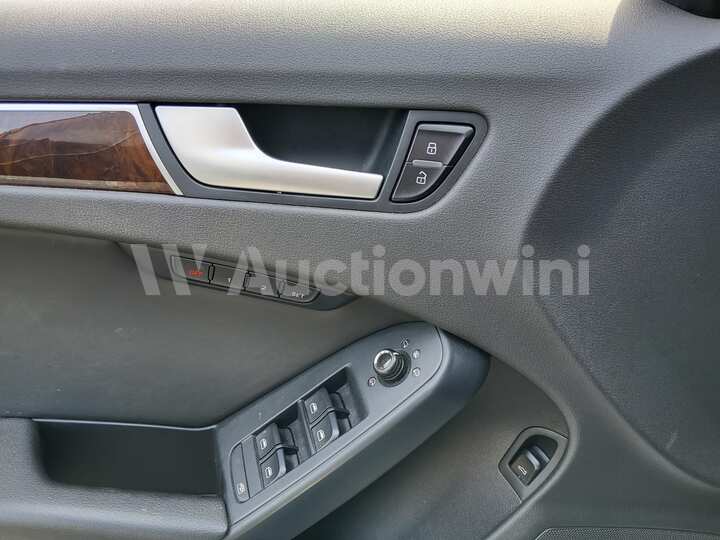 Audi A4 2010 — 34