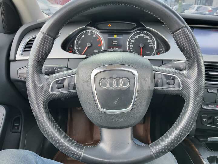 Audi A4 2010 — 37