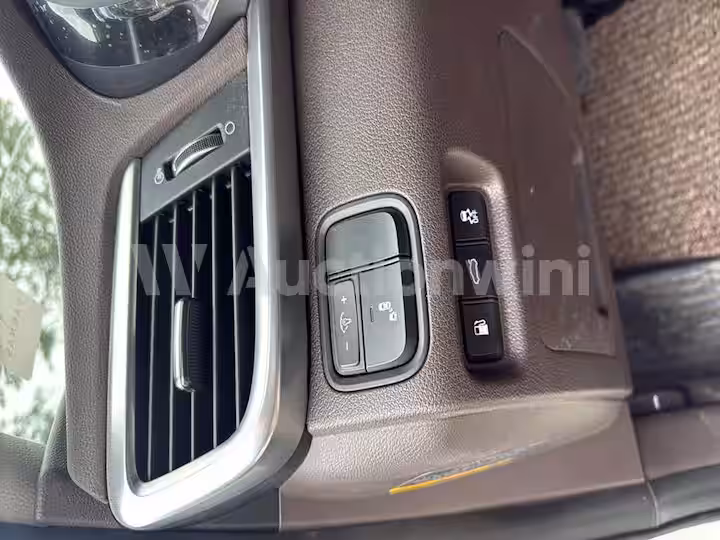 Kia K5 2018 — 17