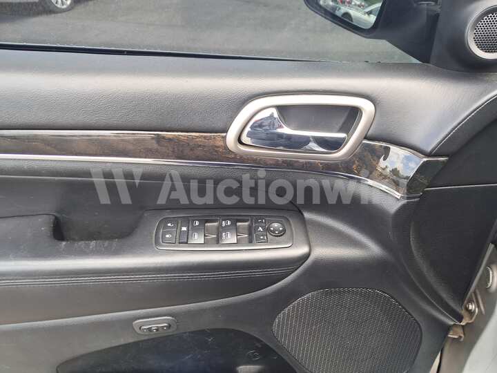 Jeep Cherokee 2013 — 18