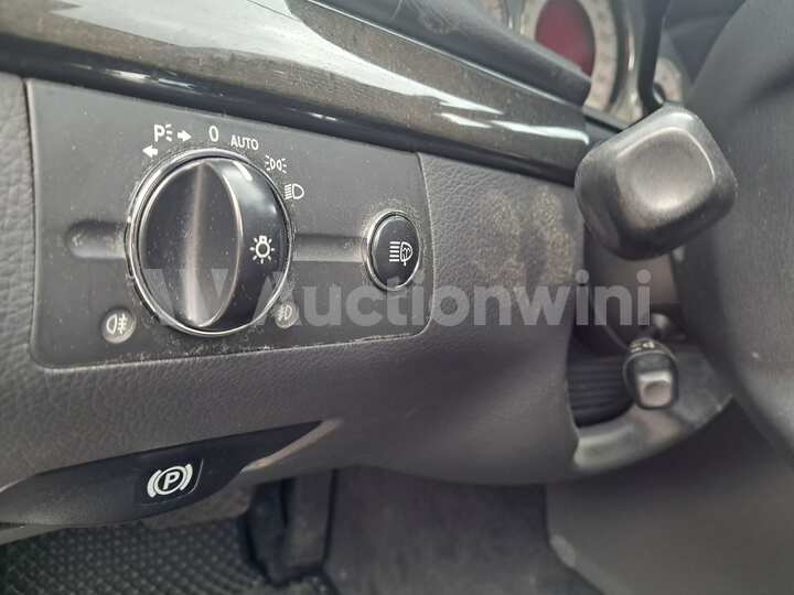 Mercedes Benz E Class 2003 — 16