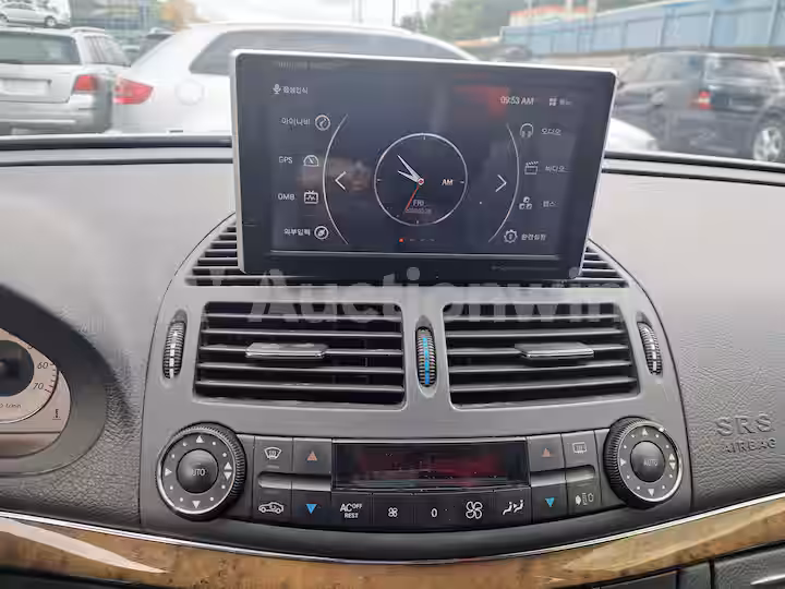 Mercedes Benz E Class 2003 — 19