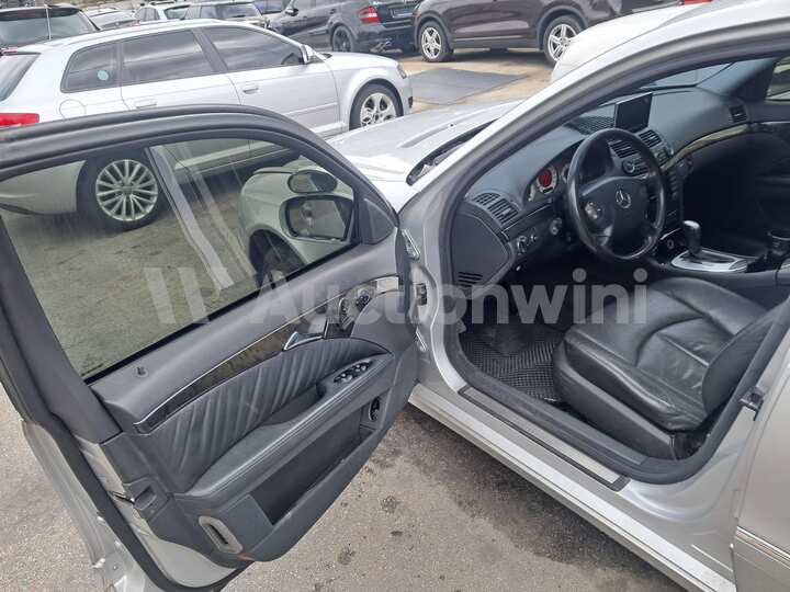 Mercedes Benz E Class 2003 — 23