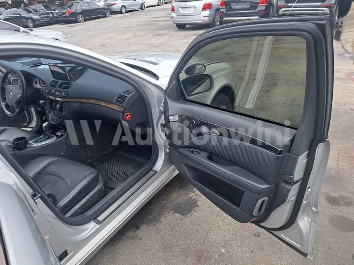 Mercedes Benz E Class 2003 — 33