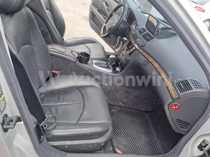 Mercedes Benz E Class 2003 — 34