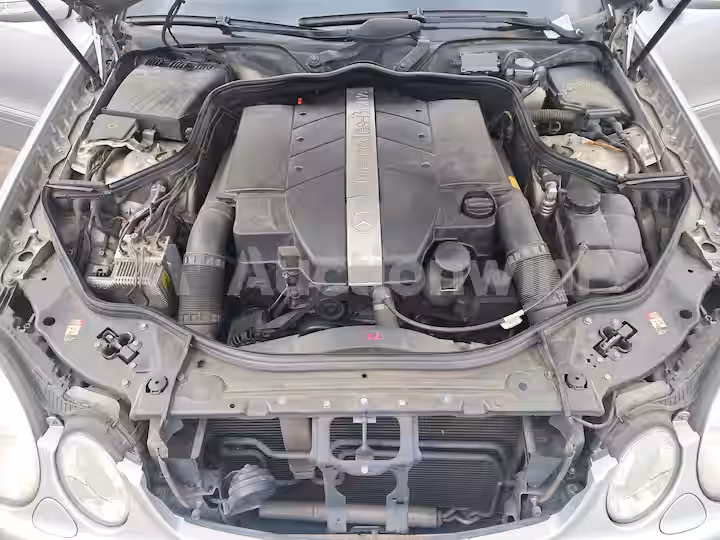 Mercedes Benz E Class 2003 — 35