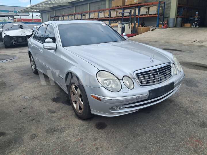 Mercedes Benz E Class 2003 — 8