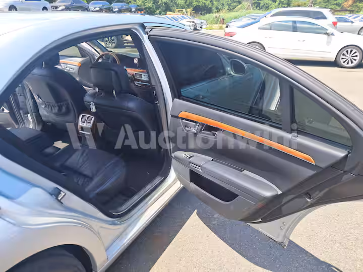 Mercedes Benz S Class 2006 — 28
