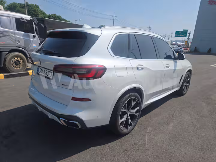 BMW X5 2022 — 5