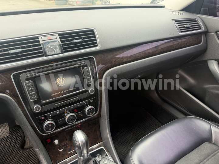 Volkswagen Passat 2014 — 32