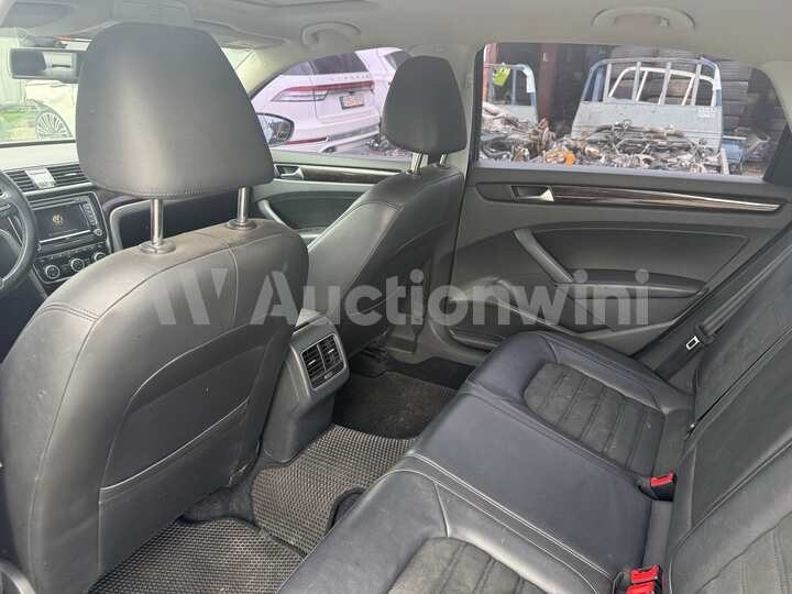 Volkswagen Passat 2014 — 36