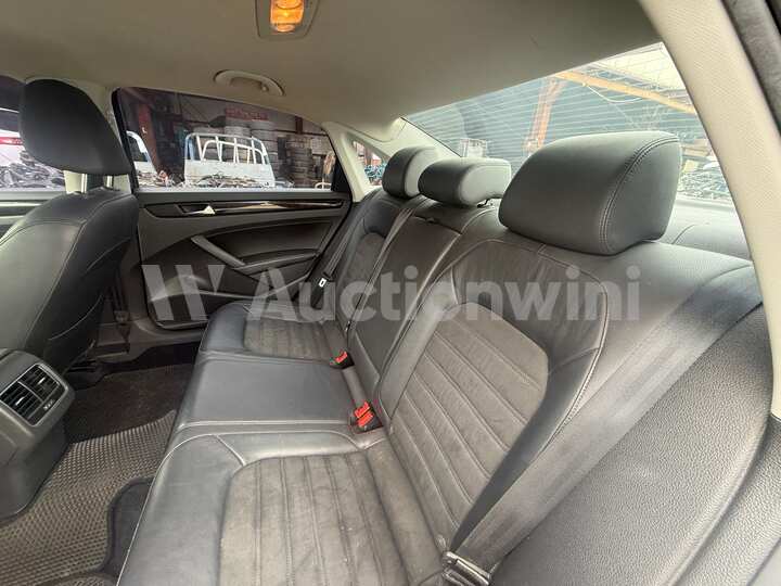 Volkswagen Passat 2014 — 37