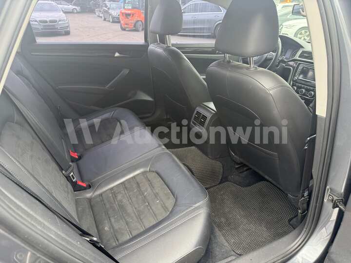 Volkswagen Passat 2014 — 43