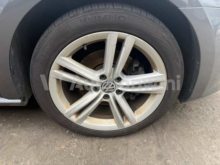 Volkswagen Passat 2014 — 51