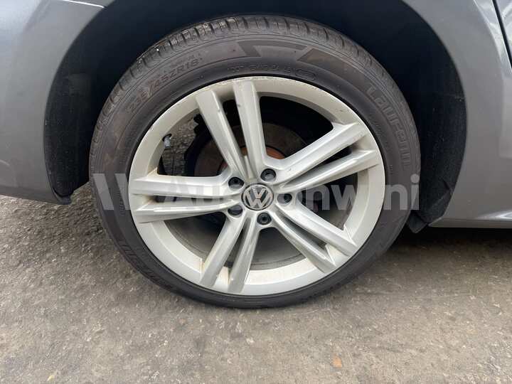 Volkswagen Passat 2014 — 52