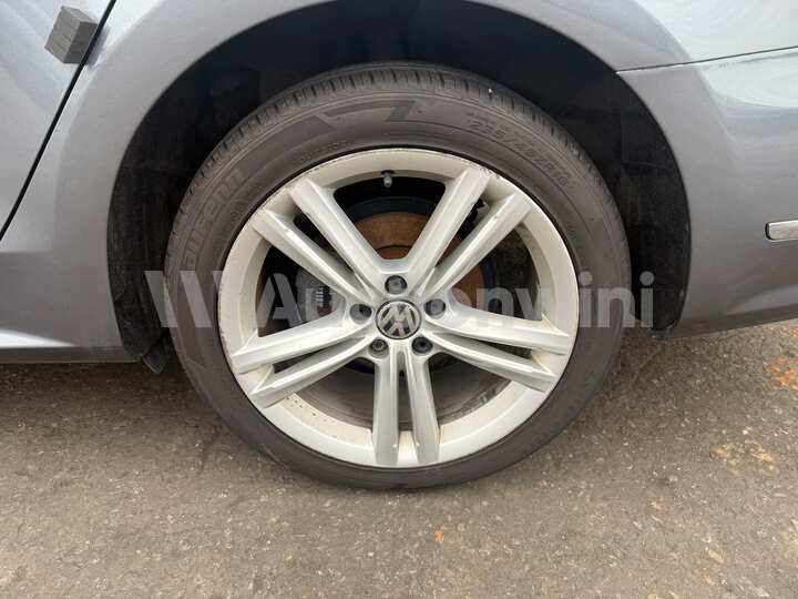 Volkswagen Passat 2014 — 53