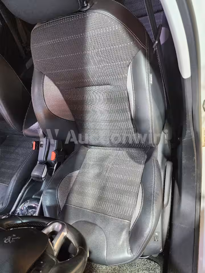Peugeot 2008 2015 — 18