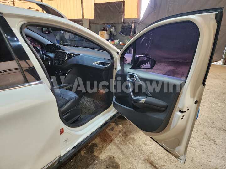 Peugeot 2008 2015 — 29