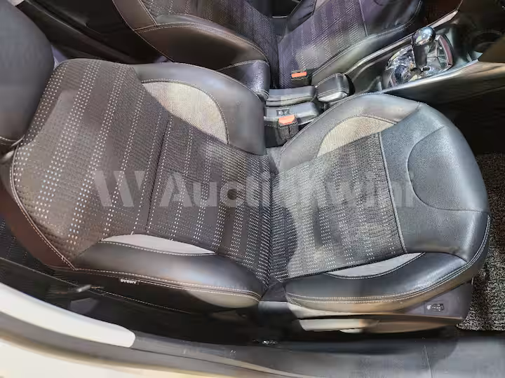 Peugeot 2008 2015 — 31