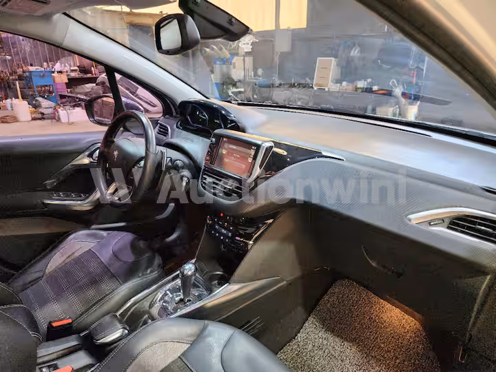 Peugeot 2008 2015 — 33