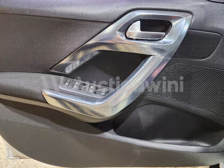 Peugeot 2008 2015 — 37