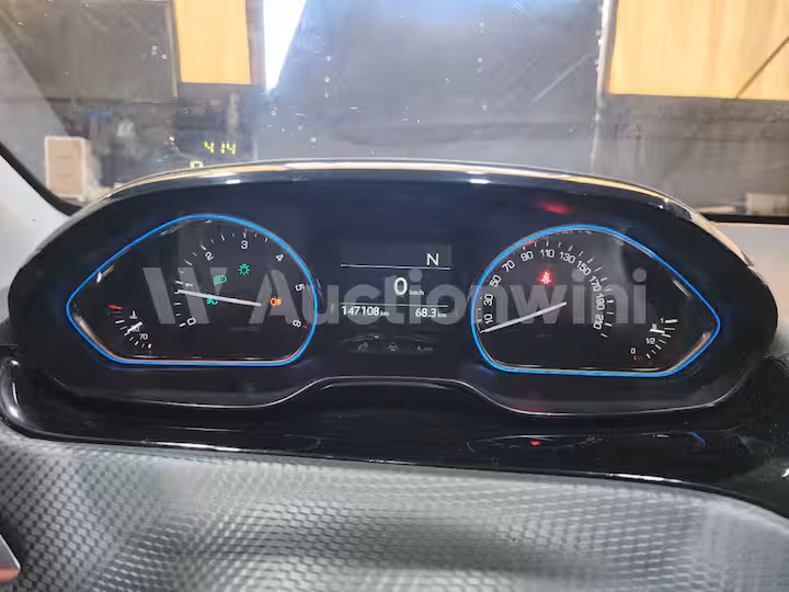 Peugeot 2008 2015 — 39