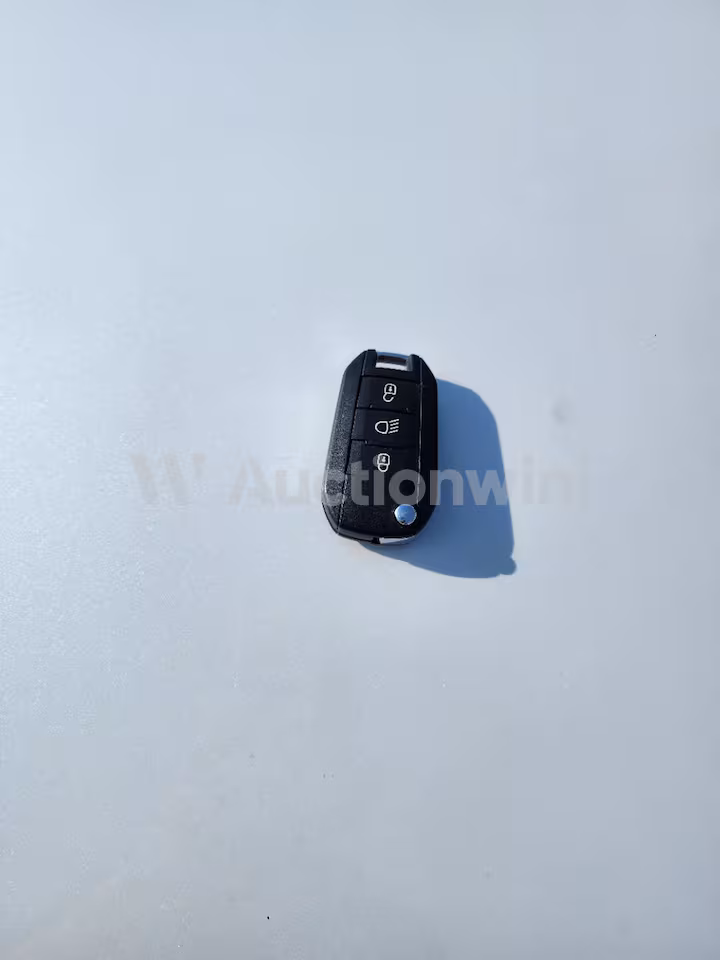 Peugeot 2008 2015 — 42