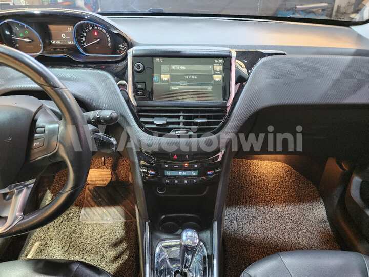Peugeot 2008 2015 — 43
