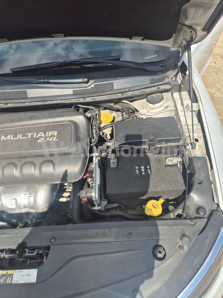 Chrysler 200 2015 — 29