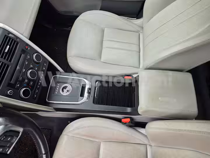 Land Rover Discovery Sport 2016 — 32