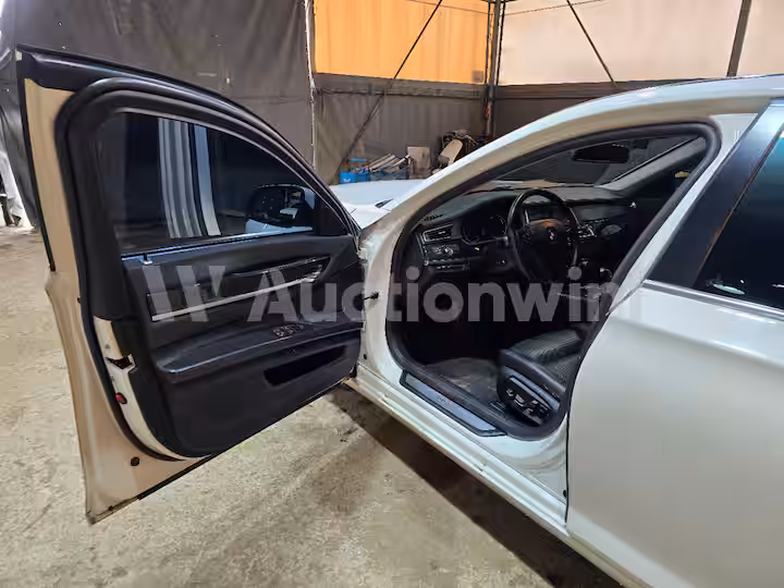 BMW 7 Series 2013 — 11
