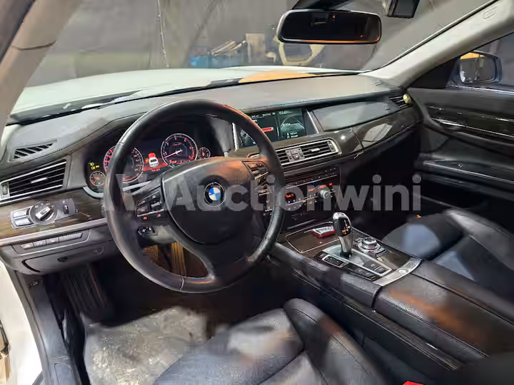 BMW 7 Series 2013 — 33