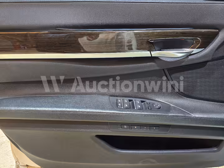 BMW 7 Series 2013 — 34