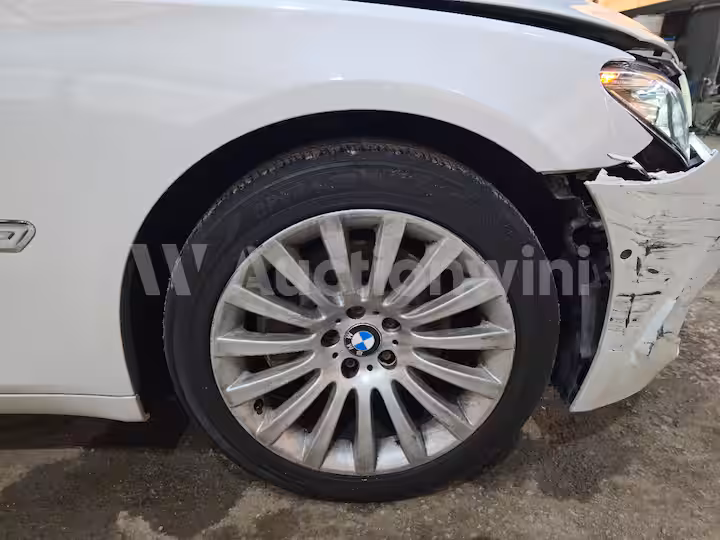 BMW 7 Series 2013 — 50