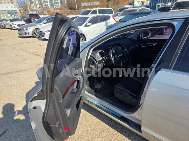 Audi A6 2011 — 24