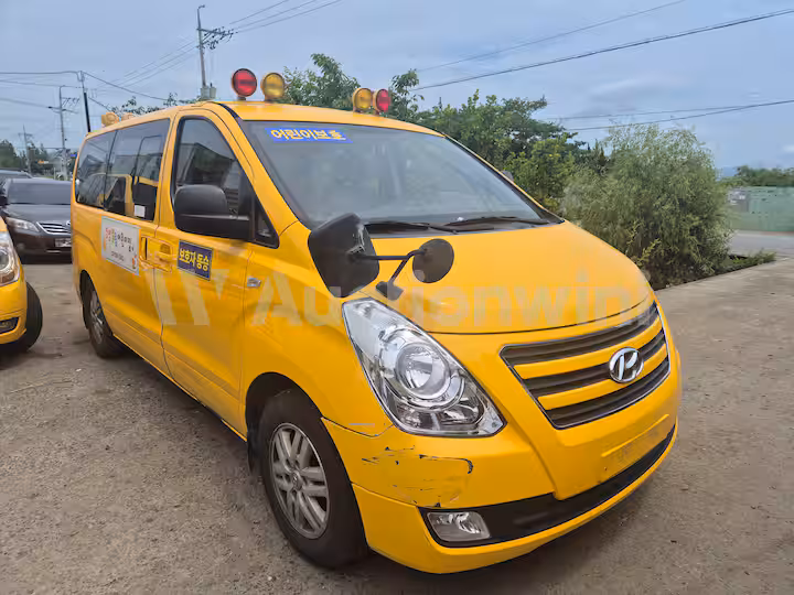 Hyundai Starex 2017 — 2