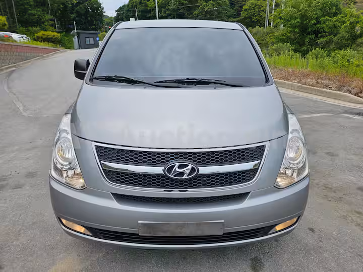 Hyundai Starex 2011 — 2