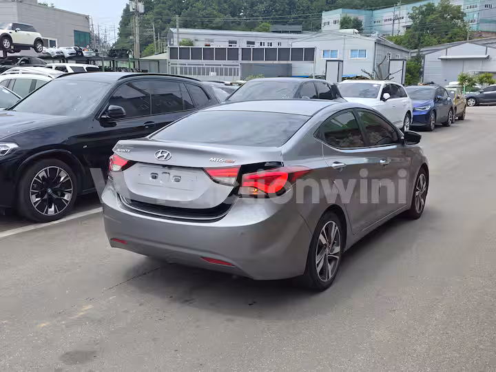 Hyundai Avante 2012 — 4