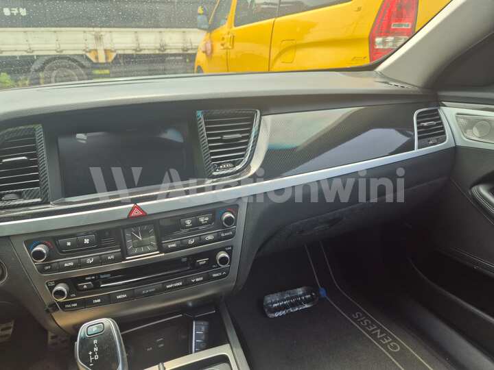 Hyundai Genesis 2015 — 12