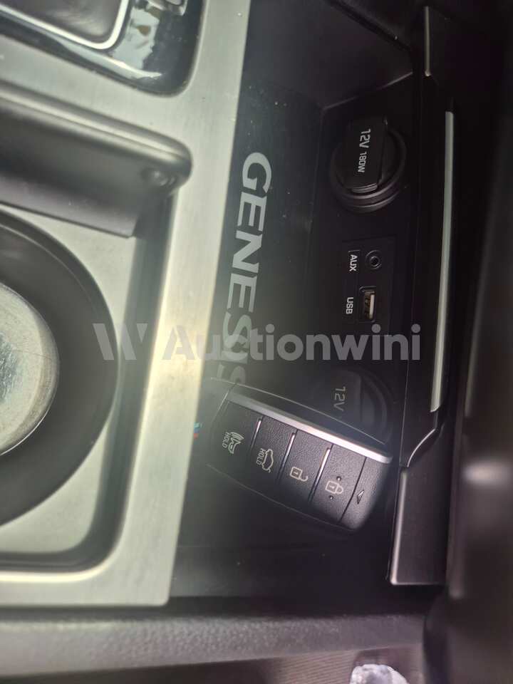 Hyundai Genesis 2015 — 16