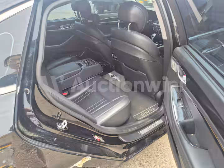 Hyundai Genesis 2015 — 21