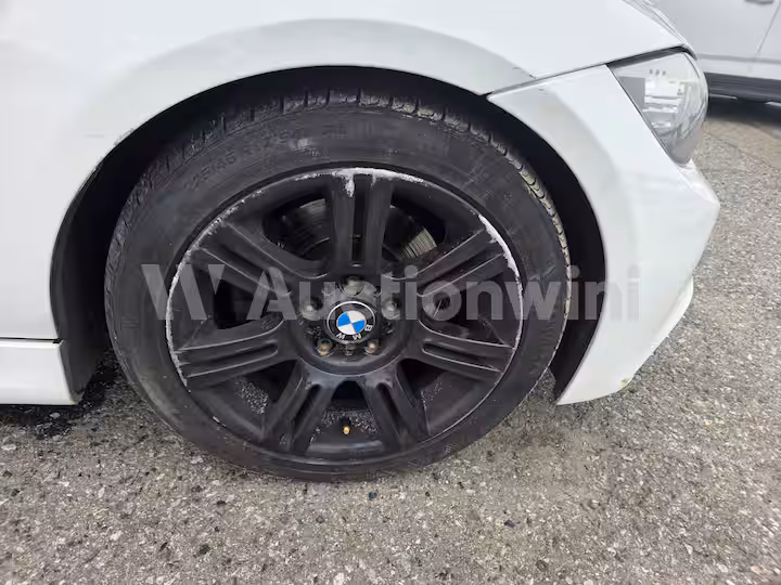 BMW 3 Series 2012 — 26