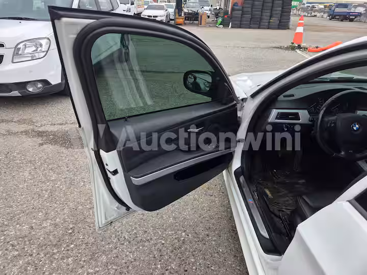 BMW 3 Series 2012 — 31