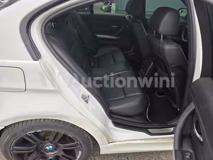 BMW 3 Series 2012 — 36