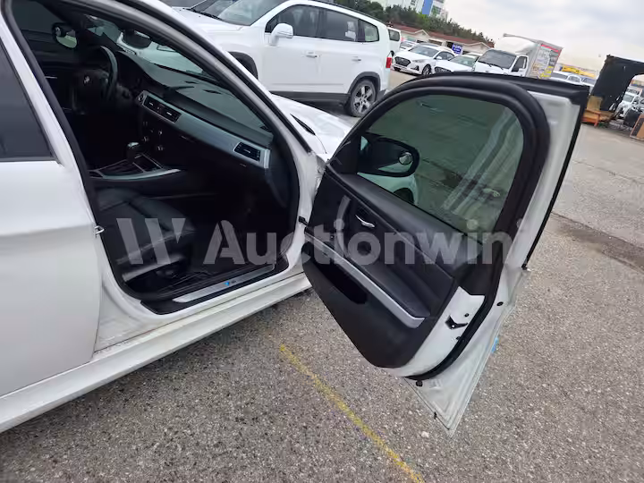 BMW 3 Series 2012 — 37